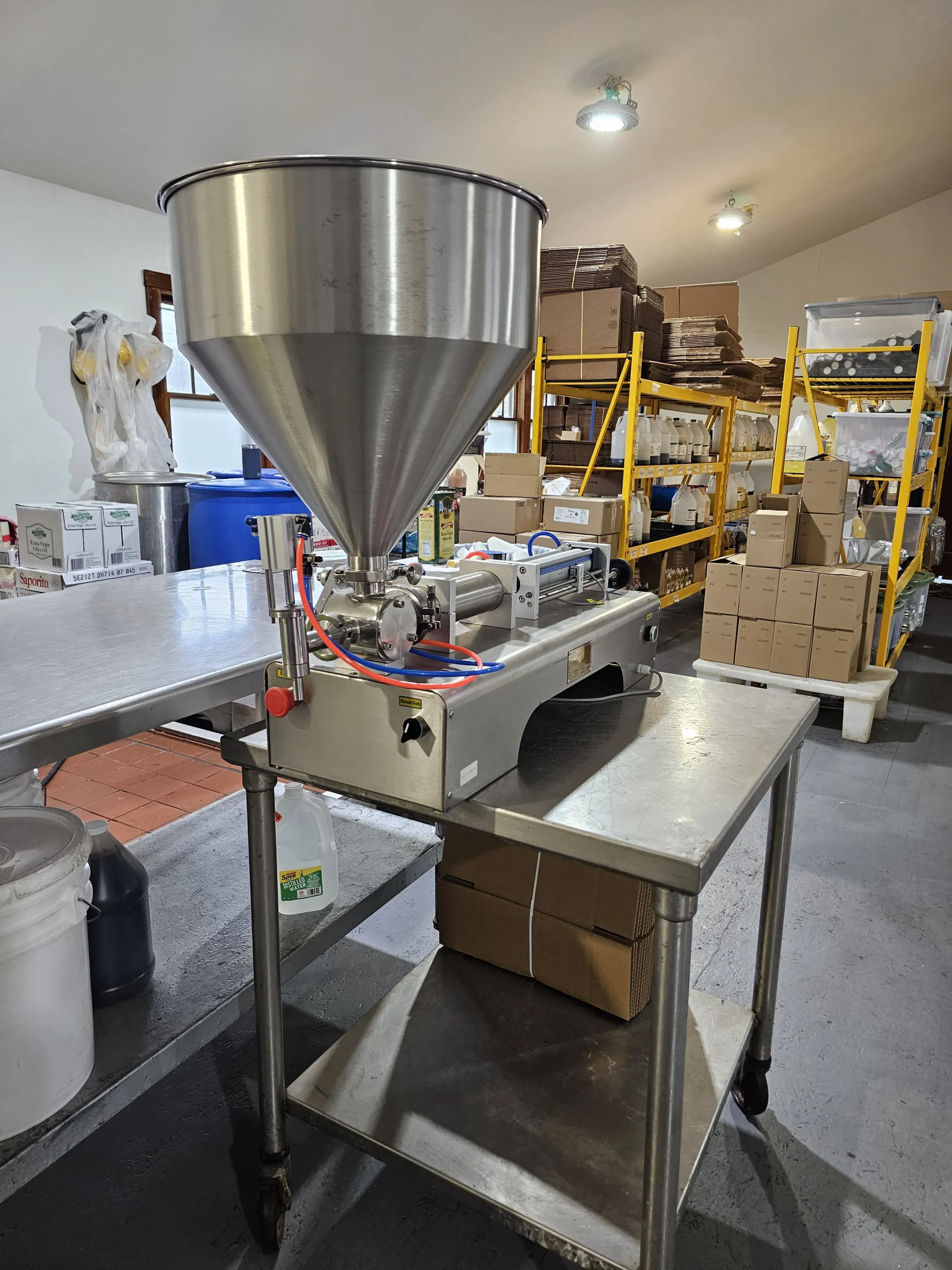 Piston filler for liquids